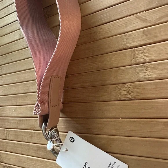 Lululemon Athletica Blush Baby Pink Never Lost Keychain Wallet Wrist Strap - Picture 10 of 11